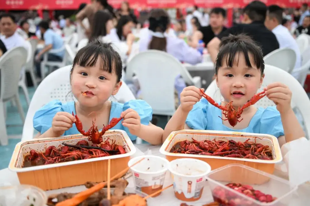 范蠡的饮食文化与生活方式_正确的饮食方式_东西方饮食方式餐桌图