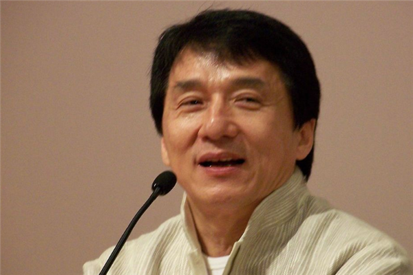 成龙：国内地位无人撼动，国际知名度高且影响力大的武打巨星