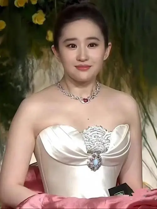 刘亦菲：对美的追求与定义_刘亦菲审美_刘亦菲魅力
